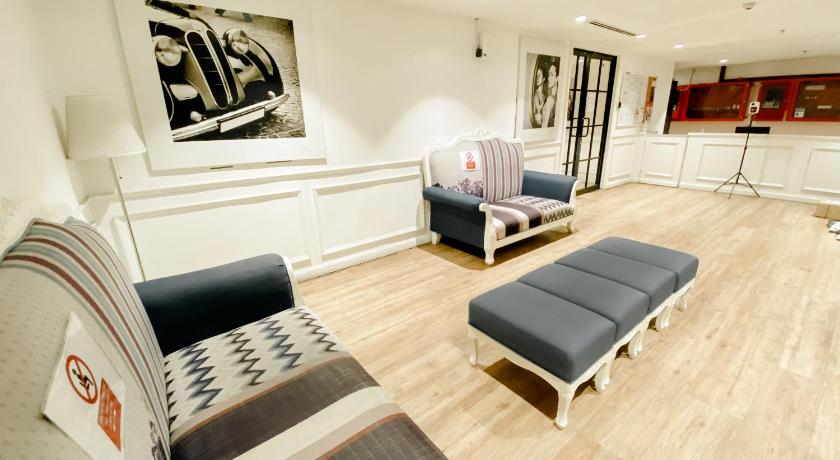 Colonial9 Suite (Sunrise & Mountain View)@Empire City photo