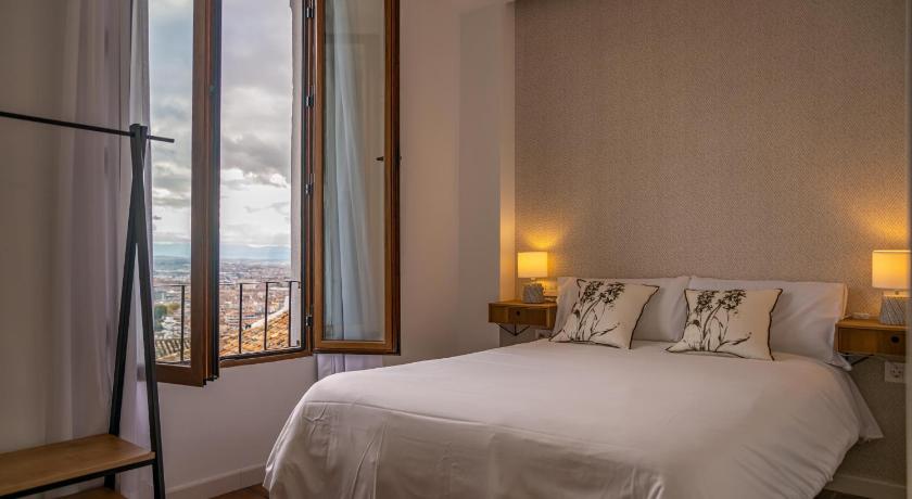 Florentia Home Selection — Hotel in Granada