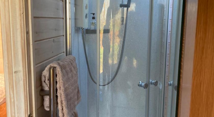 Slades Farm Glamping - image 6