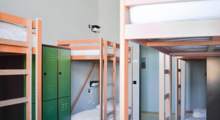 Image of Single Bed in 8-Bed Mixed Dormitory Room 2