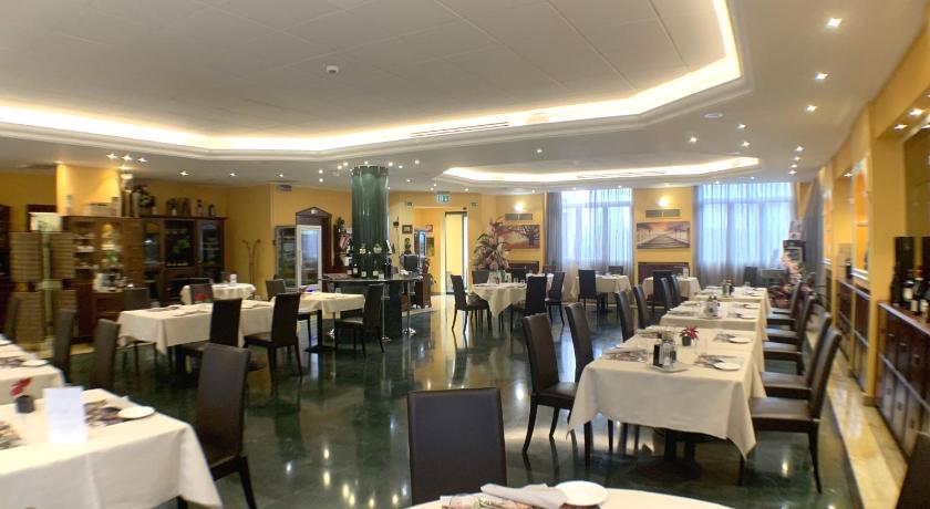 チェザーノ・マデルノ As Hotel dei Giovi 4つ星 ホテル 客室