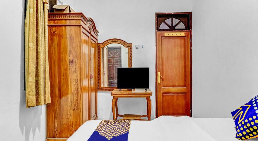 SPOT ON 90748 Guest House Bu Dedeh F82 Alamanda Dago