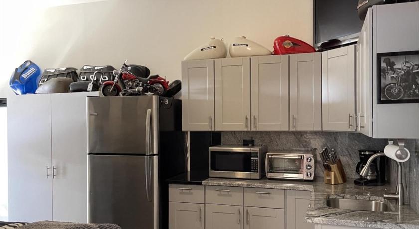 Biker's Bungalow - Near Mendenhall Glacier and Auke Bay Offering DISCOUNT ON TOURS! photo