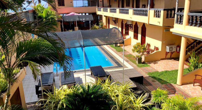 Drifters Hotel &amp; Beach Restaurant — Hotel in Hikkaduwa