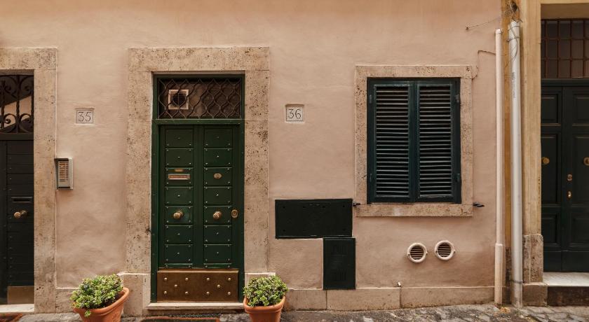 Piazza Navona Cozy and Central Studio photo
