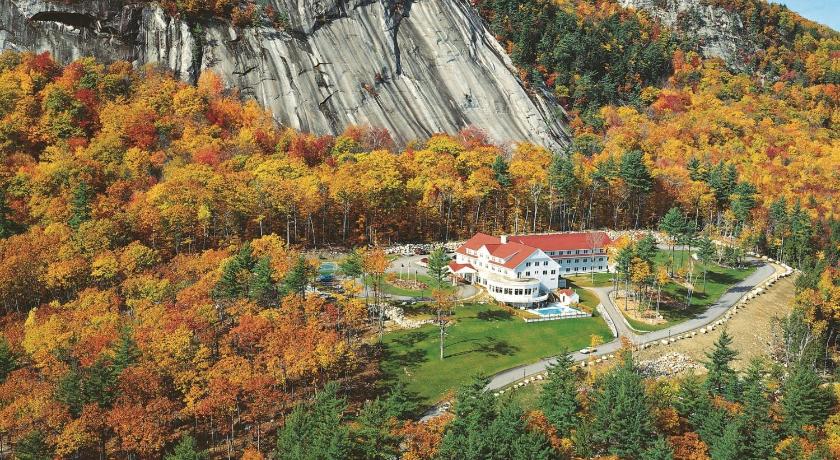 White Mountain Hotel and Resort