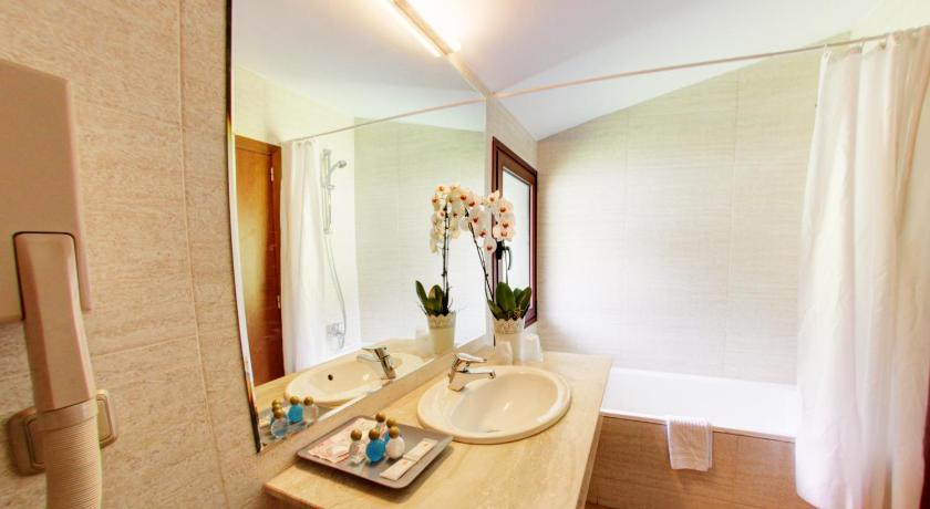 Image of Twin Room 2