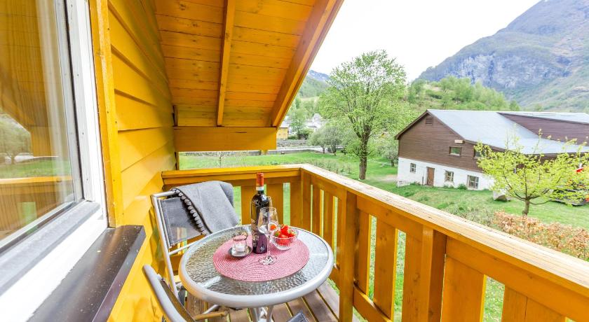 Flam Holiday House photo