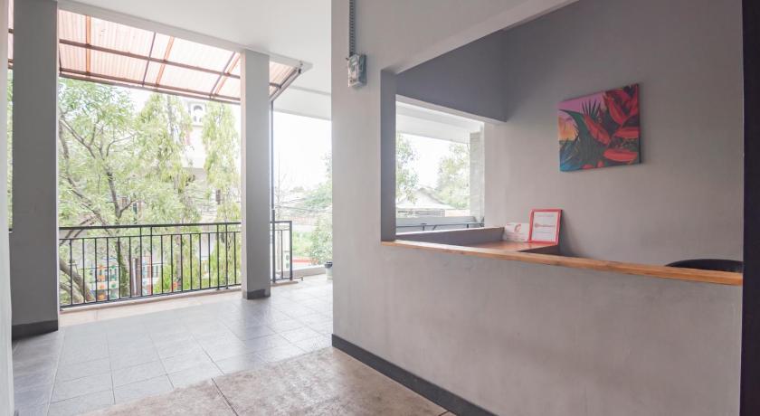 RedDoorz near Exit Toll Pasteur 4 – Bandung, ID