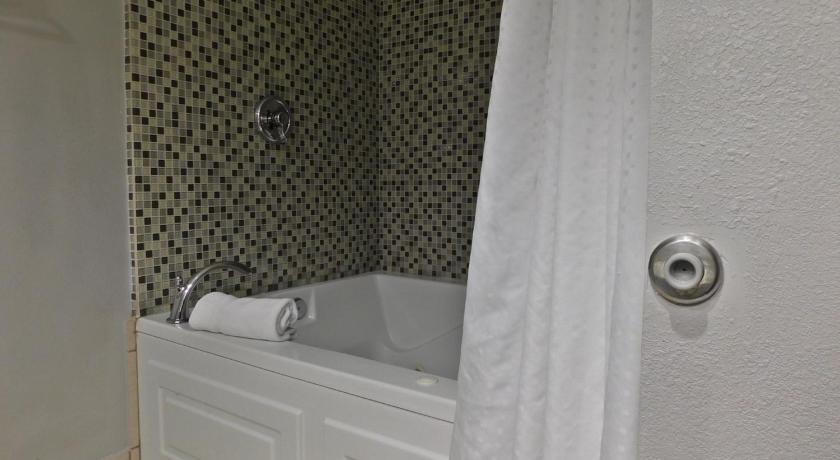 Holiday Inn Express Cleveland Downtown photo