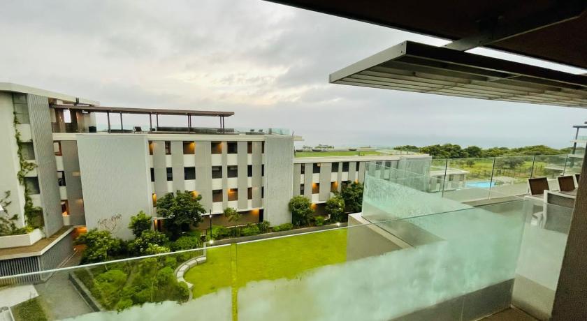 Penthouse with Ocean views 408 photo