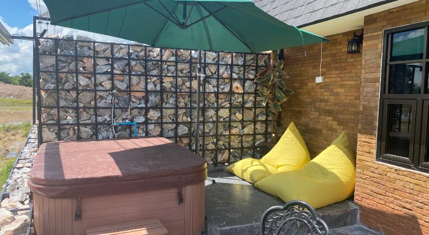 カムペーンペット Maze Pool Villa Resort 4つ星 ホテル プール