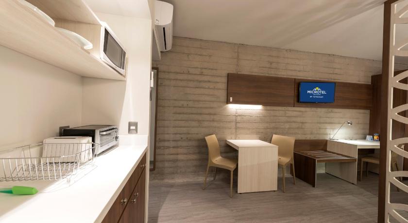 Microtel Inn & Suites by Wyndham Guadalajara Sur