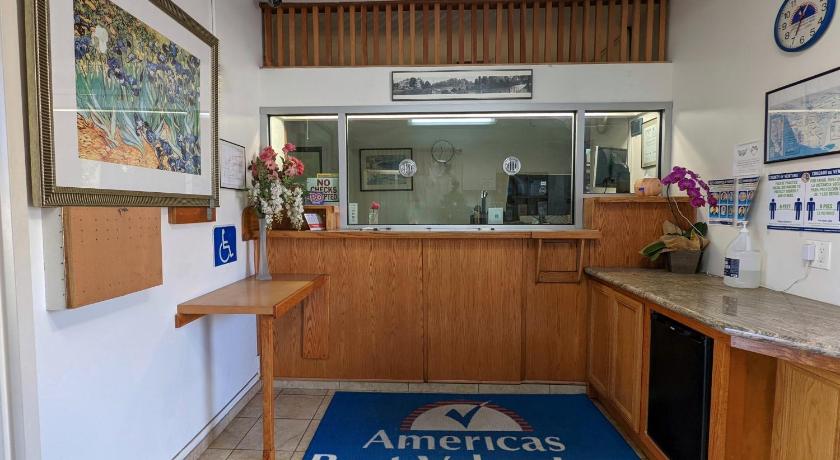 Americas Best Value Inn Oxnard Port Hueneme photo