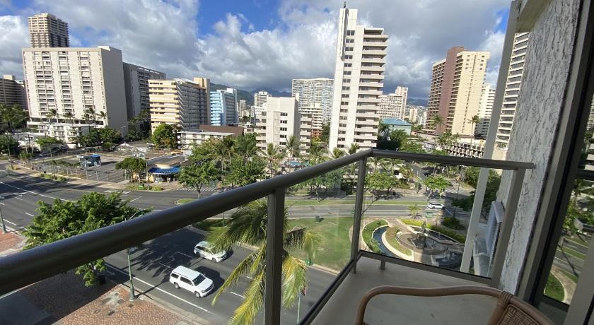 Luana Waikiki 520 condo photo