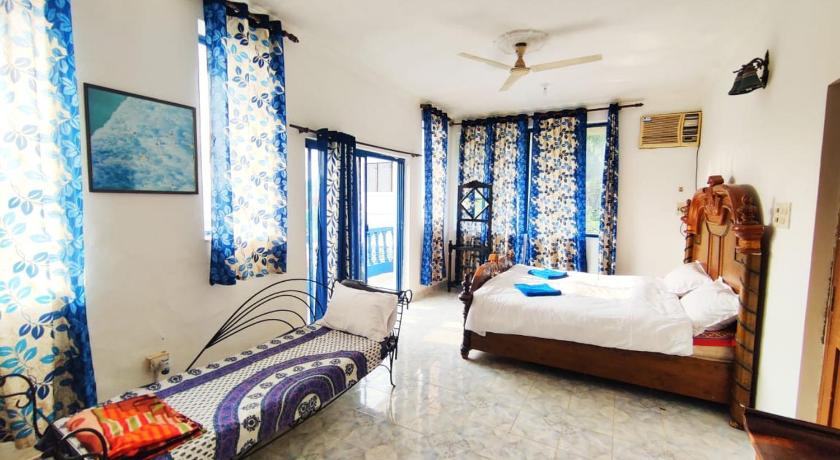 Amazing Hilltop 4 BHK Villa with Private Pool near Candolim photo