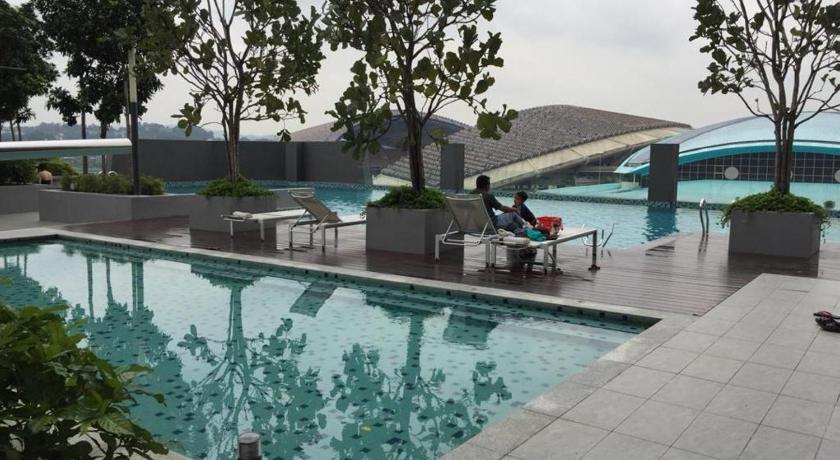 Emira Residence Sek 13 Shah Alam Wi-Fi Netflix photo