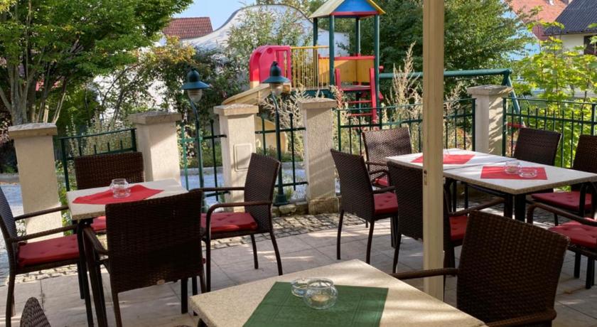 グリースキルヒェン Landcafe Auszeit 3つ星 ホテル レストラン