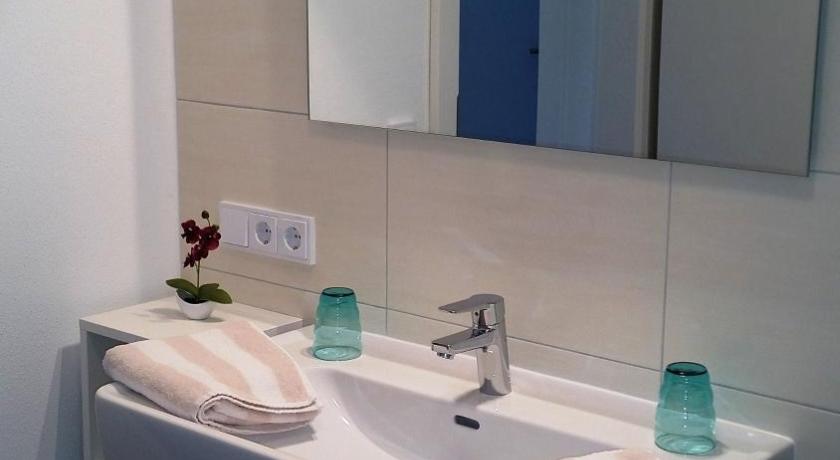 Image of Small One-Bedroom Apartment (2-4 Adults) 9