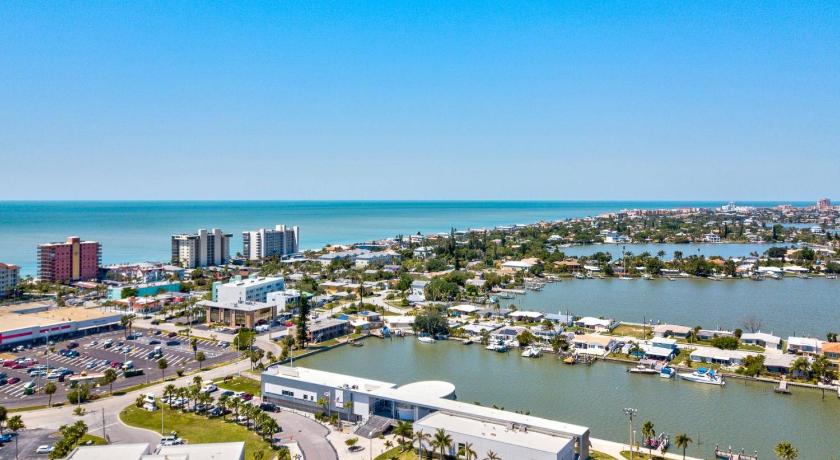 a large body of water with a city, 315-G - Madeira Beach Yacht Club in Madeira Beach (FL)