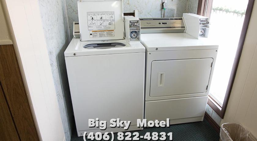 Big Sky Motel photo