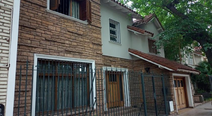 Casteley Host — Hotel in Mendoza