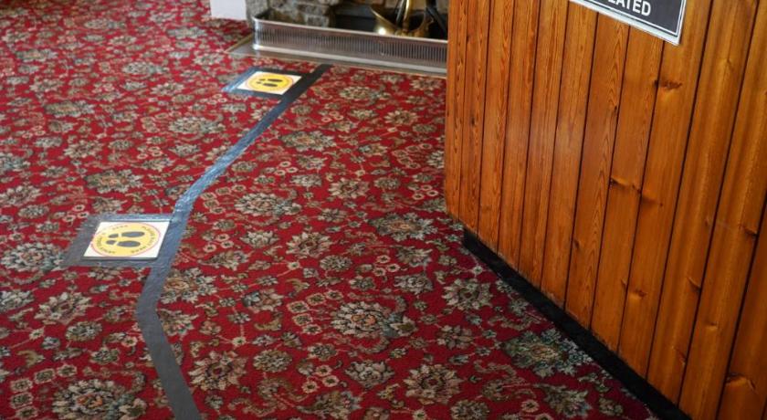Fox & Hounds Hotel photo