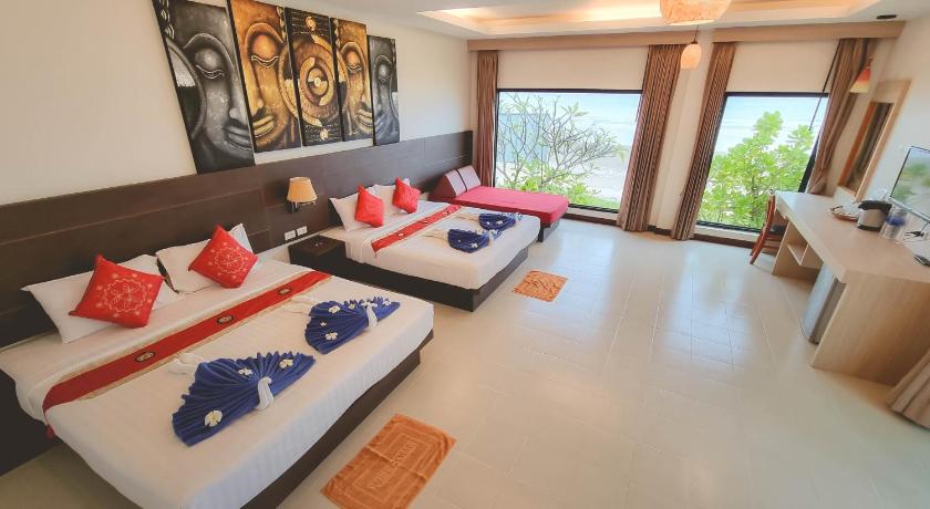 Image of Family Seaview Room 4