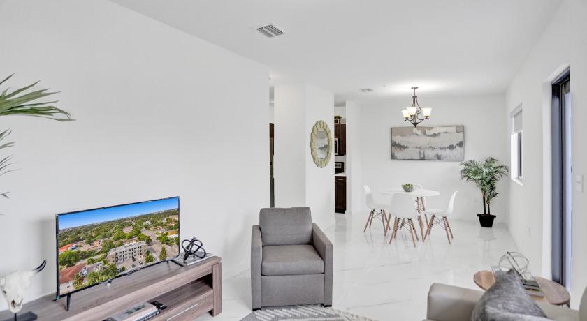 마이애미 (FL) Renzzi Wynwood Apartments 4성급 숙소 로비