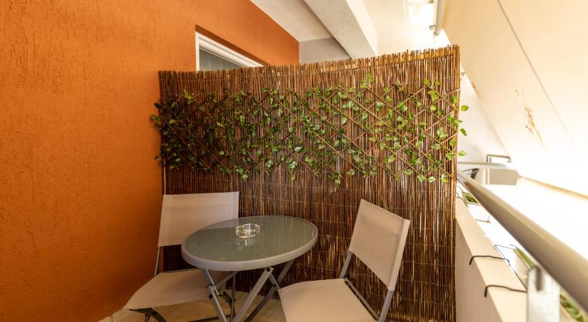 A&J Apartments or Rooms athens airport photo