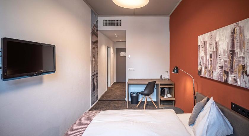 Hotel Baren am Bundesplatz photo