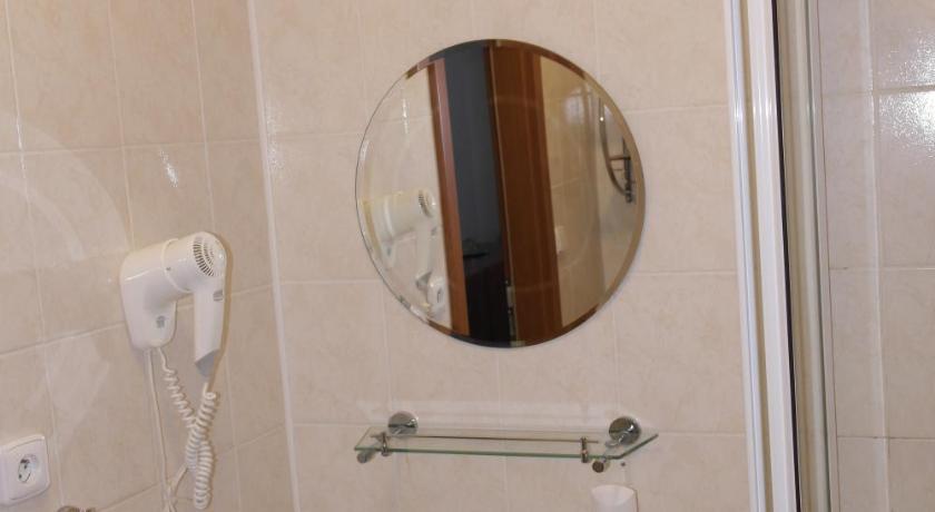 Image of Quadruple Room 8