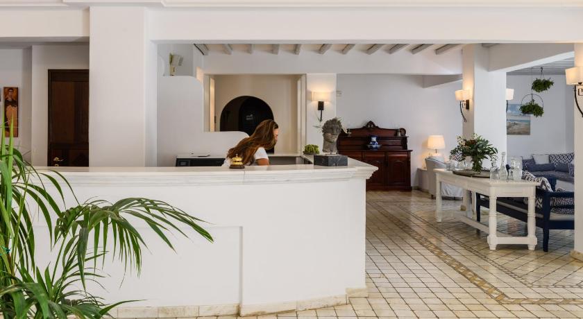 Pelican Bay Art Hotel - image 11
