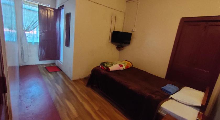 Image of Basic Triple Room 3