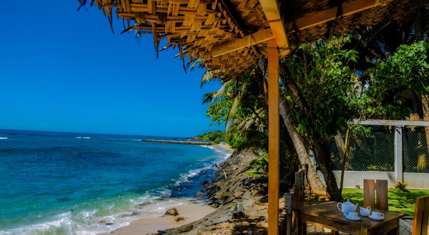 Shanora Beach photo