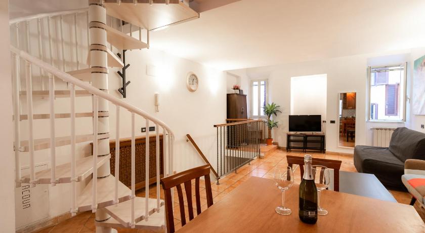 Rome Trastevere four seasons Trilussa 1 4-Star Single Room restaurant