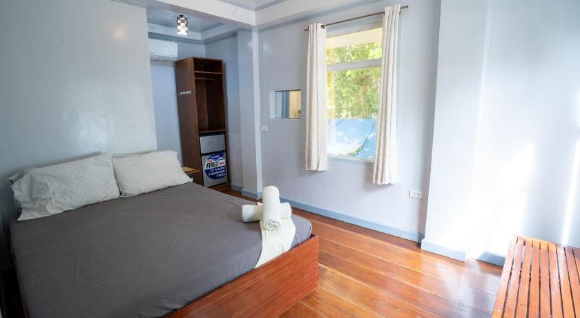 Image of Family Room with Sea View 2