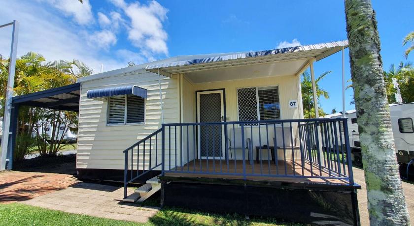 Alex Beach Cabins