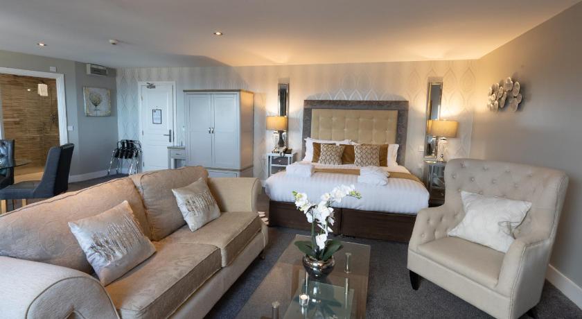Image of Superior Suite with Sea View 6