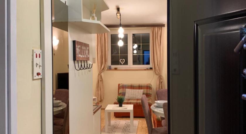Ski-in &amp; Ski-out, Apartman Filip - 30m from GONDOLA Brzece — Hotel in Brzeće