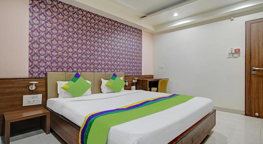 Capital O 8650 Hotel Johri Residency