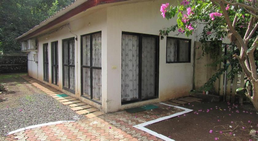 Retreat Chalets The Nest at Sparsh Resorts, Karjat photo