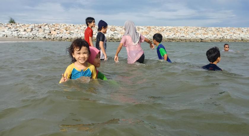 ZR D'Jembal Homestay, Gong Badak photo