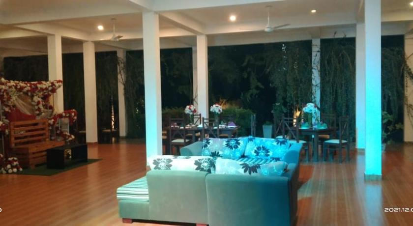 Aqua House Hotel Yala photo