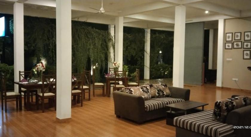Aqua House Hotel Yala photo