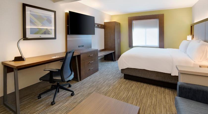 Holiday Inn Express & Suites Tilton