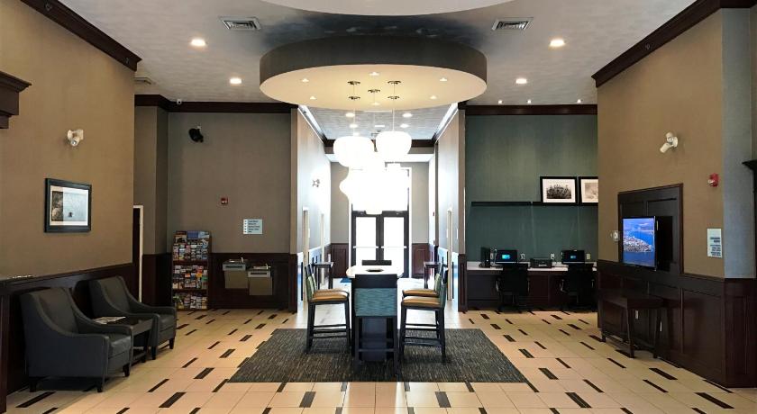 Holiday Inn Express & Suites Smithfield - Providence