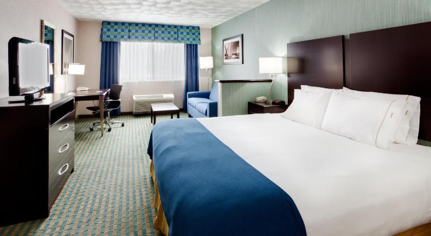 Holiday Inn Express & Suites Smithfield - Providence