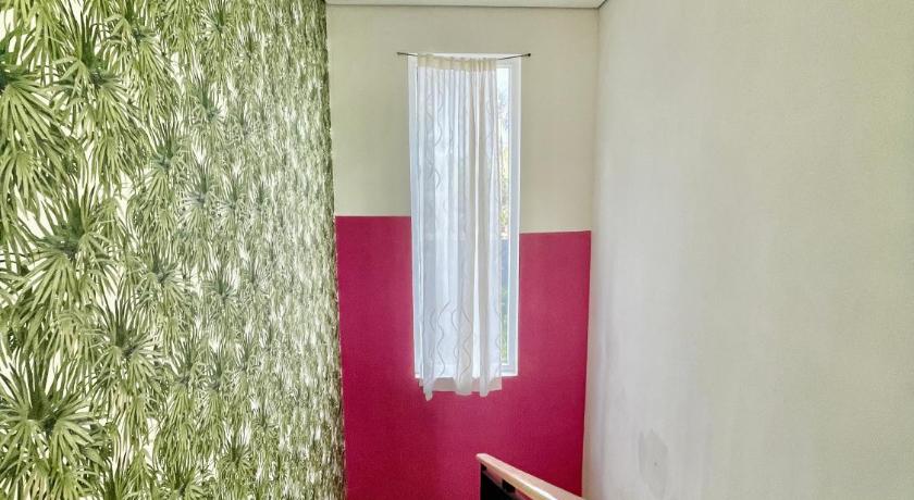 Gerbera 4BR Villa Springhill Garden Malang photo