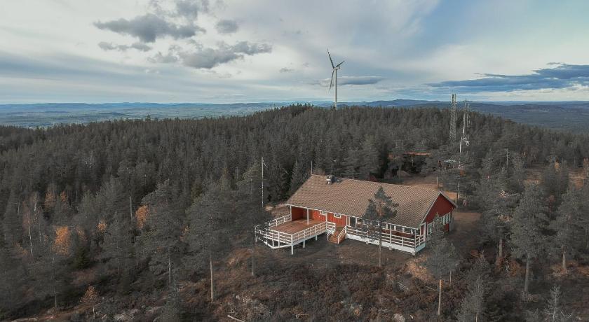 Toppstuga med storslagen utsikt och vacker natur!